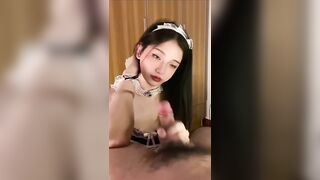 cô hầu gái và cây kẹo của cổ