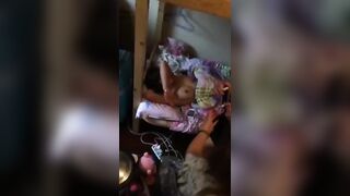 Mấy em sinh viên dâm bóp vú cho nhau dâm đãng kích thích siêu dâm