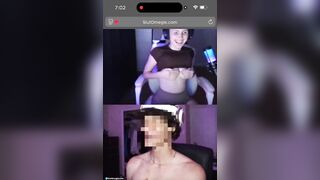 Gạ gẫm teen dâm show vú trên omegle