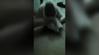 Thủ dâm với quần lót em gái