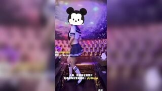 Chỉ có ở Trung Quốc, Đi KTV Gạ Nhân Viên Djt nhau pUblic Móc Lồn Giữa Phố Mua đồ