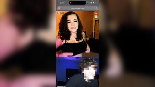 Teen chubby show vú to trên omegle