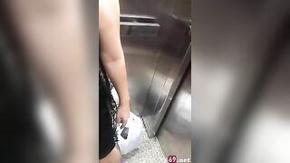 Anh Grap vilog số hưởng được bà cj cho bóp vú sờ mò trong thang máy còn dẫn về phòng