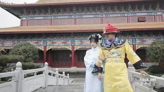 Tên lính quèn láo toét dám phạm thượng địt ái phi của trẫm