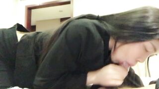 mở cửa phòng rồi làm tình trên giường với bé học sinh lớp 12
