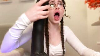Teen lồn hồng múp không lông live thủ dâm