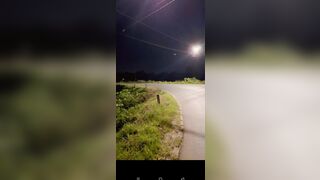 Public đi dạo ngoài đường lúc nữa đêm