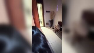 Cô bạn thân đang thấy đồ không đóng cửa phòng vô đụ luôn