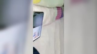 Gái dâm vừa gọi cho chồng vừa cưỡi con cặc của thằng bồ rên la kích thích