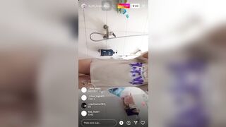 Live tắm rồi ngồi móc lồn 1
