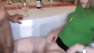Máy em gái dâm lập club kiếm các em trai cặc to về chới địt nhau dâm đãng