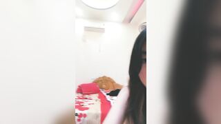 Em gái livestream khoe hàng thủ dâm