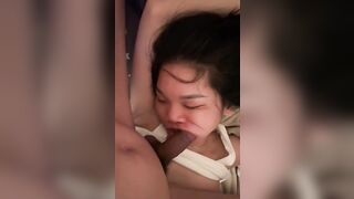 Nhét cu vào mồm em hàng xóm p2