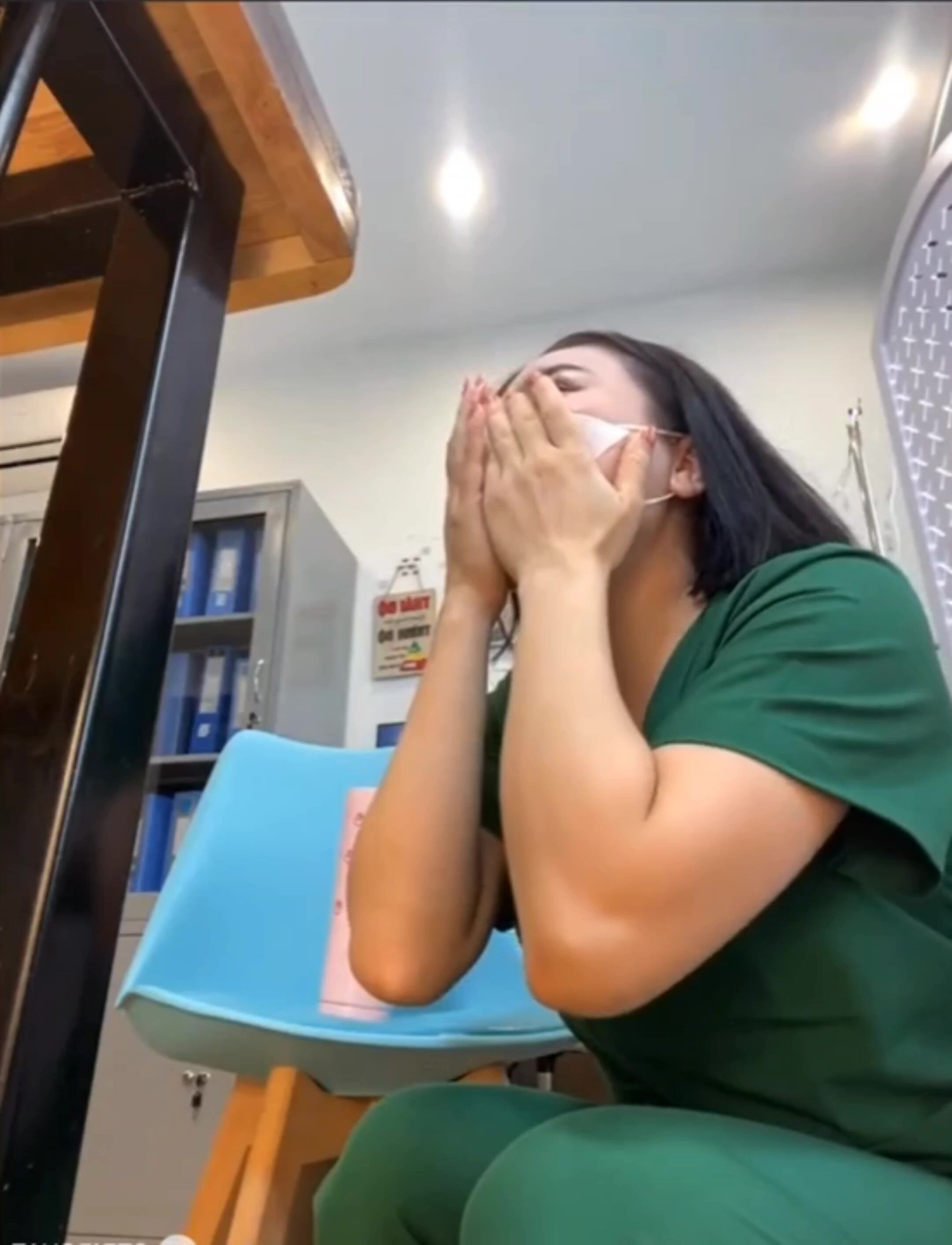 Sưu tầm em thẩm mỹ viện