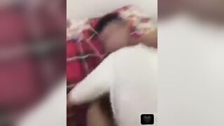 Được con bạn sục cho sướng quằn quại đứa còn lại đứng ngoài nứng lồn quá đòi làm nháy