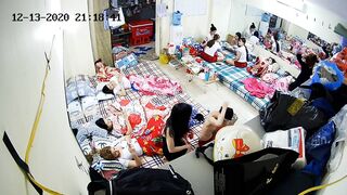 Động bàn tơ thế giới thật lắm sắc màu