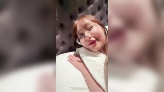 Kính Cận mà râm, Mới Sờ Lồn e đã Rên Rỉ Trợn Mắt djt khẩu dâm cực nứng