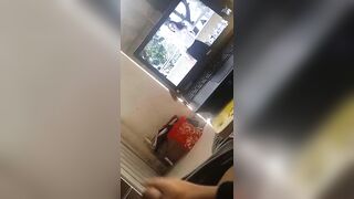 Thủ dâm với ảnh của chị gái