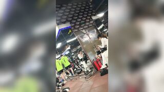 Tập gym hay gọi vốn đây bé :)))