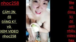 Chị gái mũm mĩm ở nhà một mình nứng lồn quá vừa thủ dâm vừa khẩu dâm nghe sướng vl ra