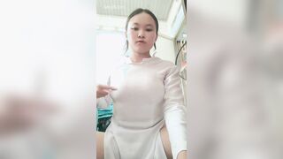 Em Chuppy Hà Trang Mới lớn, Mặc Áo dài Thủ dâm Chát Sex vs Người yêu Bị phát hiện