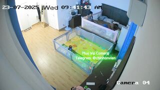 Hack Camera 2 Vợ Chồng Địt Lén Khi Con Còn Thức