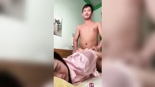 Cha dượng khốn nát địt cả mẹ lẫn con:ép con gái riêng phục vụ mỗi khi vợ bệnh