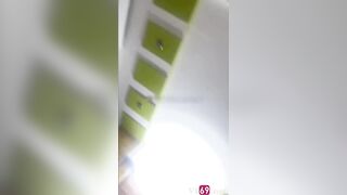 Anh chỉ chụp thôi không quay em đâu