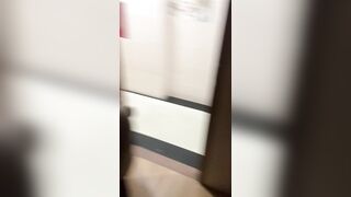 Public mở cửa phòng khách sạn kiếm người lạ P2