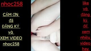 Chị gái mũm mĩm ở nhà một mình nứng lồn quá vừa thủ dâm vừa khẩu dâm nghe sướng vl ra 2