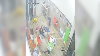 Hack Camera Anh Em Họ Trong Phòng Học