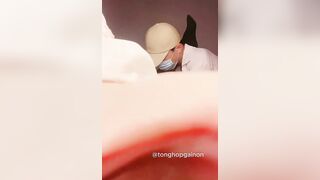 Thằng lồn này sướng thật chịch một lúc 2 em gái Loli lồn không lông siêu non P.16