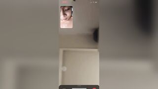 cặp đôi học sinh yêu xa call sex cho nhau