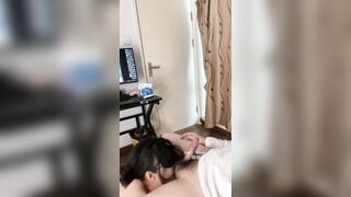 anh đang chơi game mà em học sinh bú mút này làm anh phải dập