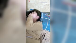 Em người yêu Nghệ An địt sướng quá muốn rên nhưng phải bụm miệng lại