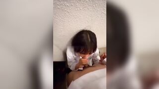 ra chơi được cô bạn thân bú cu trong wc