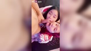 Anh trai số hưởng được 2 em gái bú mút con cặc dâm đãng kích thích siêu dâm