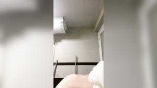 gạ bé học sinh mới lớn quay video lúc tắm