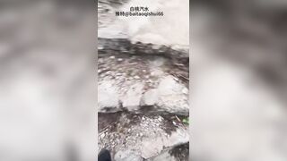 Thật Dâm Đãng Show Hàng Ở Nơi Công Cộng