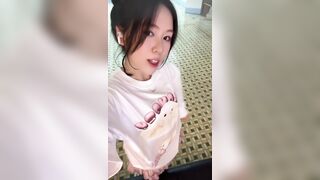 e gái tập văn nghệ nứng quá cởi áo cho mát
