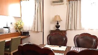 Em gái cho anh trai trải nghiệm cảm giác khi đút vào trong được 3cm