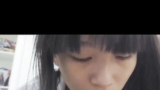 Vừa đi học về đã lôi ra đjt