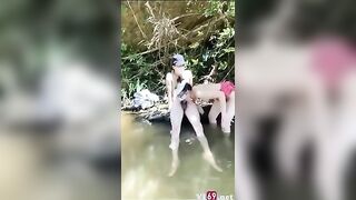 Tách đoán ra khe suối địt nhau
