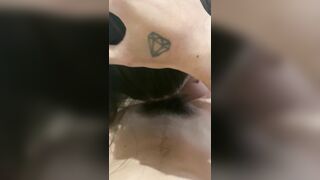 Cô em họ dâm, nứng lồn rủ đi nhà nghỉ bắt em nó bú cu đến kiệt sức