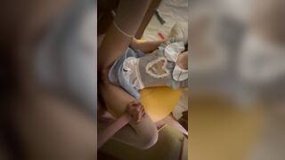 chưa kịp mọc lông bé học sinh đã bị người yêu xuất trong rồi
