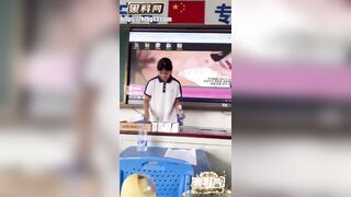 Thầy giáo mở nhầm file phim sex trong giờ học ở Trung Quốc