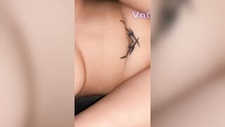 Vào Phòng trọ, Bắt gặp em gái Xinh hàng ngon thủ dâm đè ra djt nát lồn
