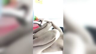Bé học sinh kar10 đi học về liền quay video đái và tắm cho ny xe