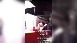 Tổng hợp những màn trình diễn thoát y quan hệ tình dục bừa bãi trên toàn thế giới