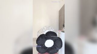 Em idol MMlive be_ngoc vú to lồn hồng livestream tự gói mình làm quà tặng cho fans nh 2